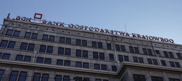 Przychodzi małżeństwo do banku po kredyt mieszkaniowy. A ten odsyła do BGK i ministerstwa