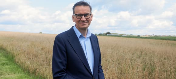 Limity, kontrole, deportacje, asymilacja, repatriacja. 5 pomysłów Morawieckiego na politykę migracyjną