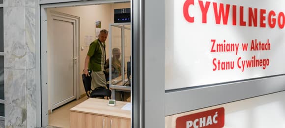 Polish registry clerks trained to refuse transcription of same-sex couples' documents