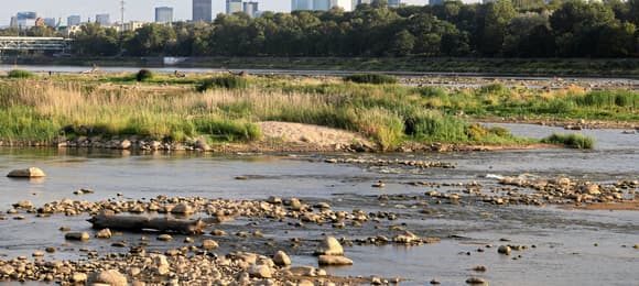 Warsaw's Vistula hits record low of 102 cm amid Poland-wide hydrological drought
