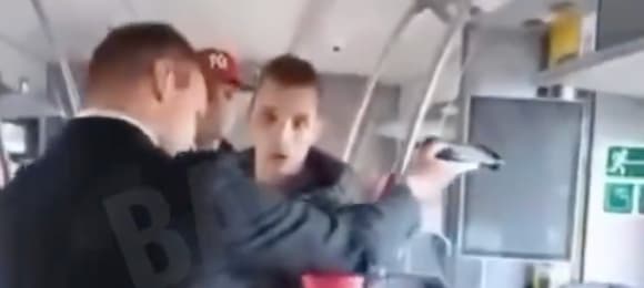 Pasażerowie wyrzucili z pociągu agresorów, którzy próbowali zaatakować 16-letniego Ukraińca