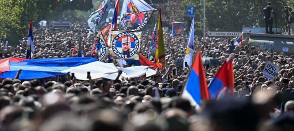 Tłumy na pogrzebie „kata Srebrenincy”