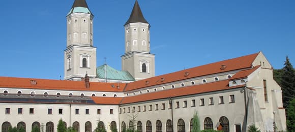 Atak nożownika w opactwie w Jarosławiu. Służby wyjaśniają motyw