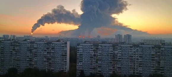 Ukraińcy w dniu wyborów w Rosji zaatakowali moskiewską rafinerię