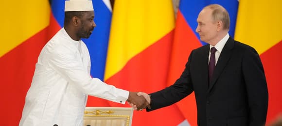 Broń, złoto i rekruci. Jak wojna w Ukrainie przekształca rosyjskie imperium w Afryce