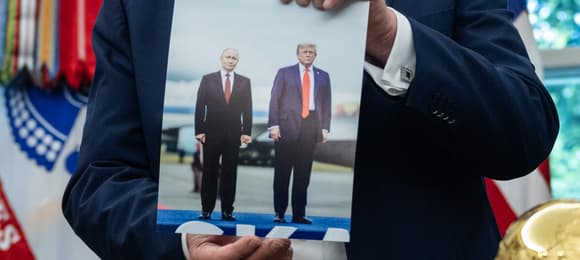 Trump zawarł deal z Putinem. Dostanie olej napędowy przed wyborami w zamian za zniesienie sankcji