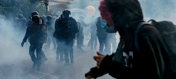 Na ulicach Francji. „Pod naszymi podręcznikami kryje się gniew”