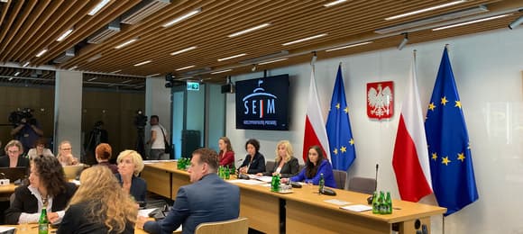 Sejmowa komisja ds. aborcji przyjęła dwa projekty. „Liderzy polityczni się dogadali”