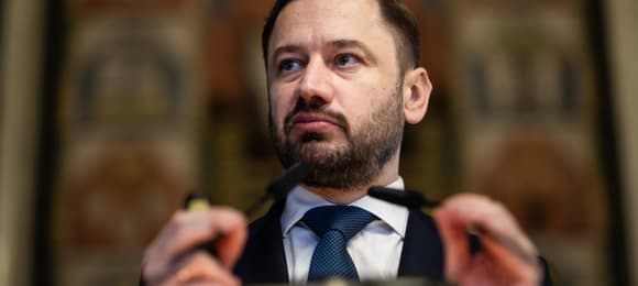 „Gibała dąży do kupienia sobie miasta”. Były prezydent Krakowa zabrał głos przed wyborami