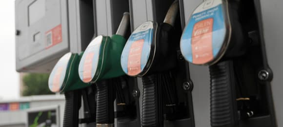 Działa już nowy pakiet CPN, ceny paliw spadły