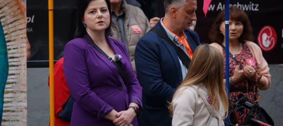 Kotula zawiadamia prokuraturę o fundacji Kai Godek: podejrzenie terroryzmu