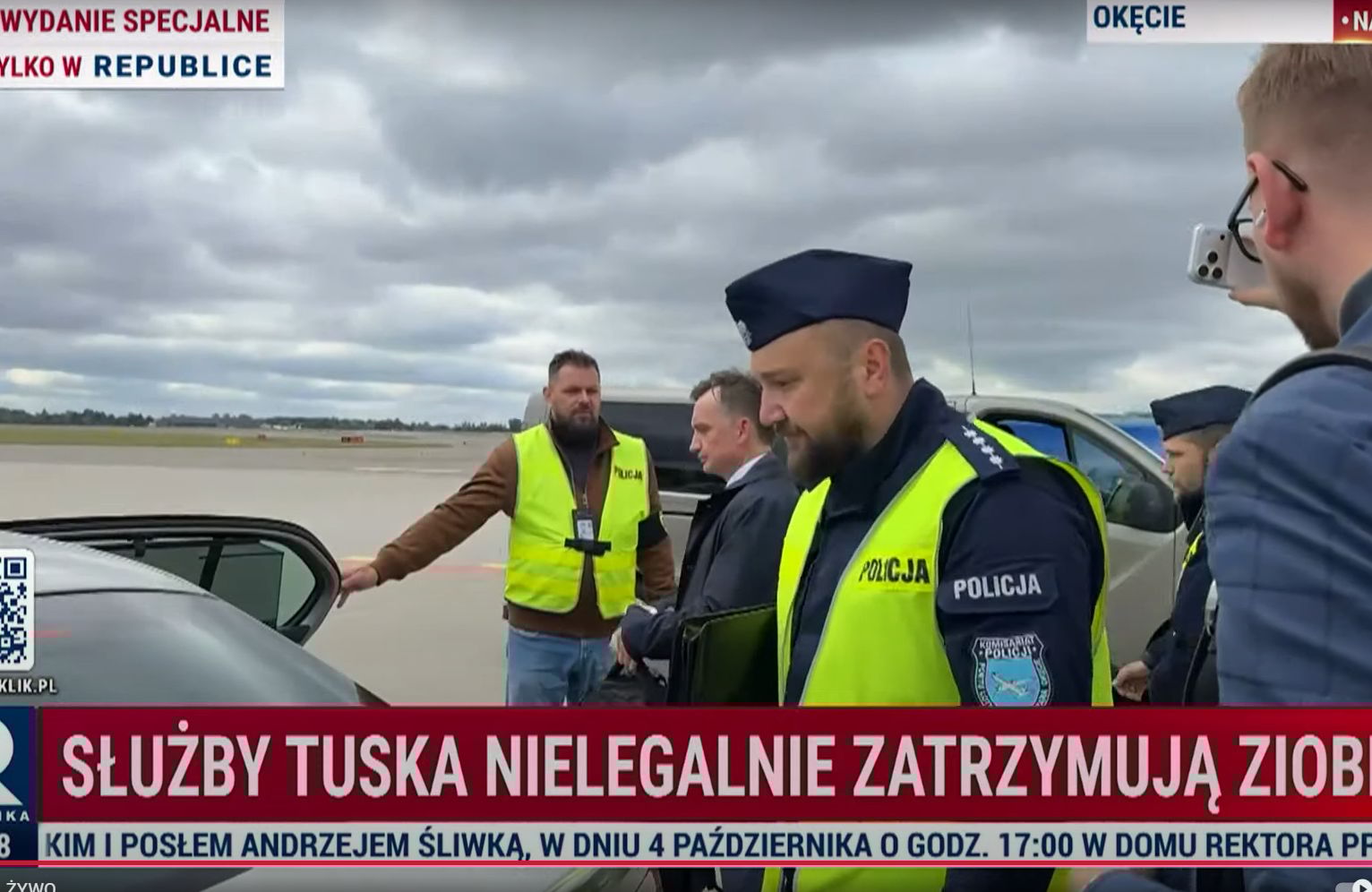 Zatrzymanie Zbigniewa Ziobry na lotnisku Chopina w Warszawie, 29 września 2025 r. Źródło: YouTube/TV Republika