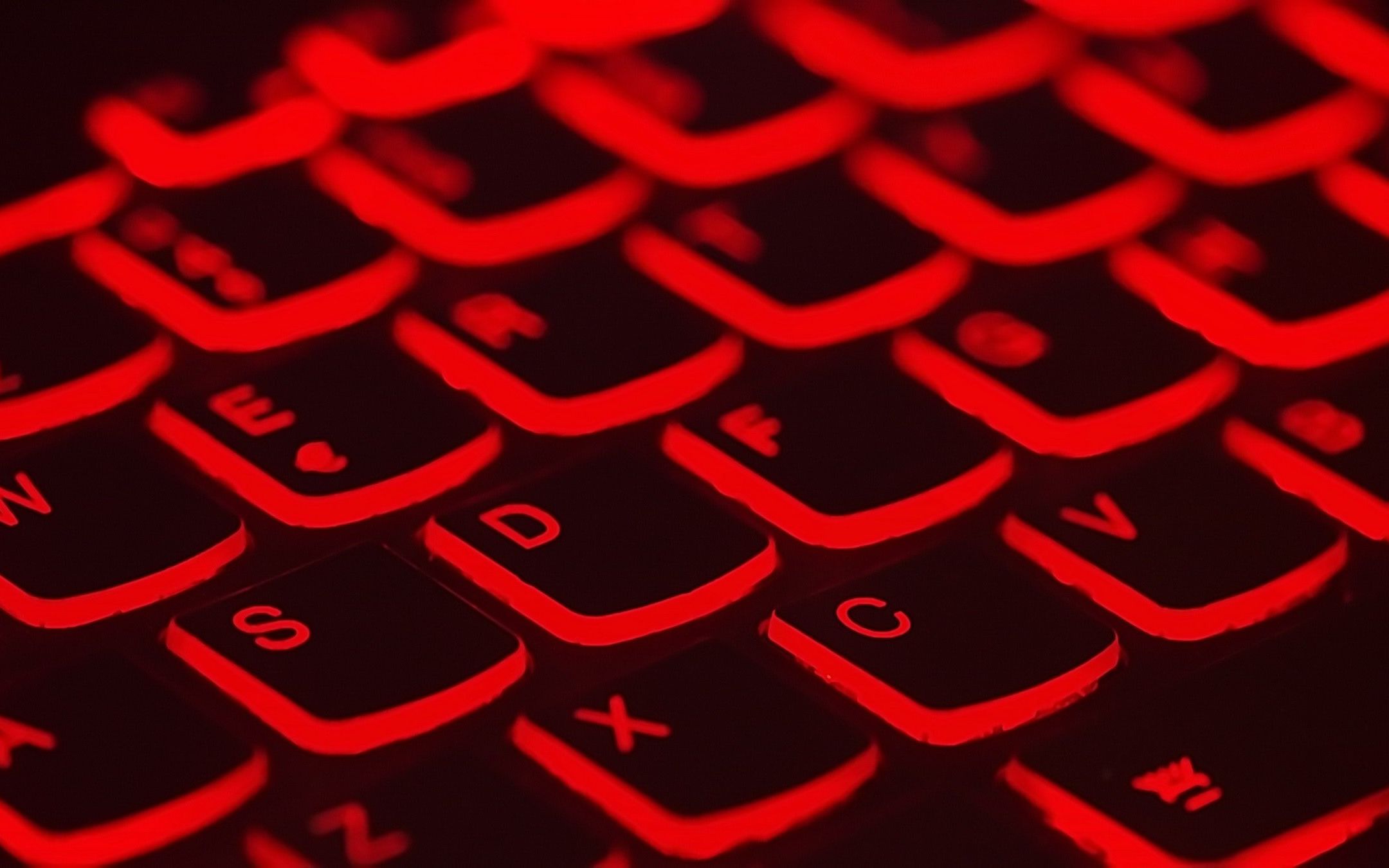 Fragment klawiatury, klawisze podświetlone na czerwono