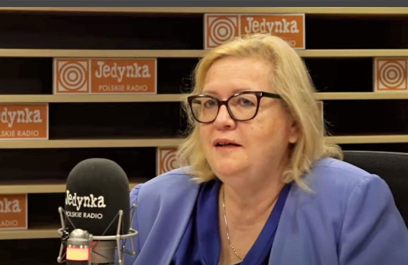 Małgorzata Manowska w studiu programu I Polskiego Radia
