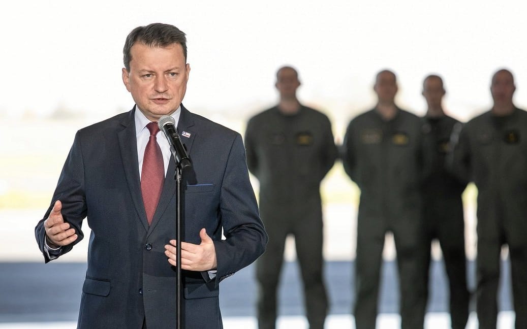 26.04.2019 Swidnik . Minister Obrony Narodowej Mariusz Blaszczak podczas podpisania umowy na wyprodukowanie 4 smiglowcow AW 101 dla Marynarki Wojennej przez PZL Swidnik .
Fot. Jakub Orzechowski / Agencja Gazeta