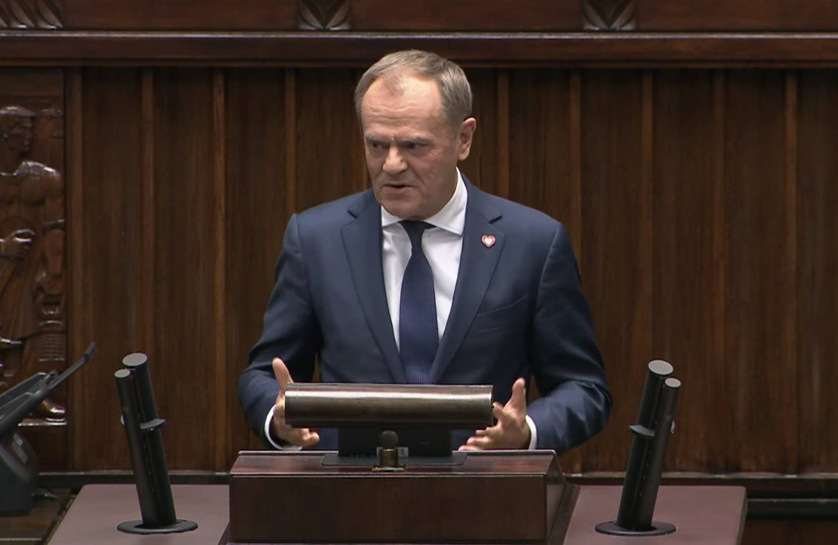 Donald Tusk na mównicy sejmowej po wyborze na premirea