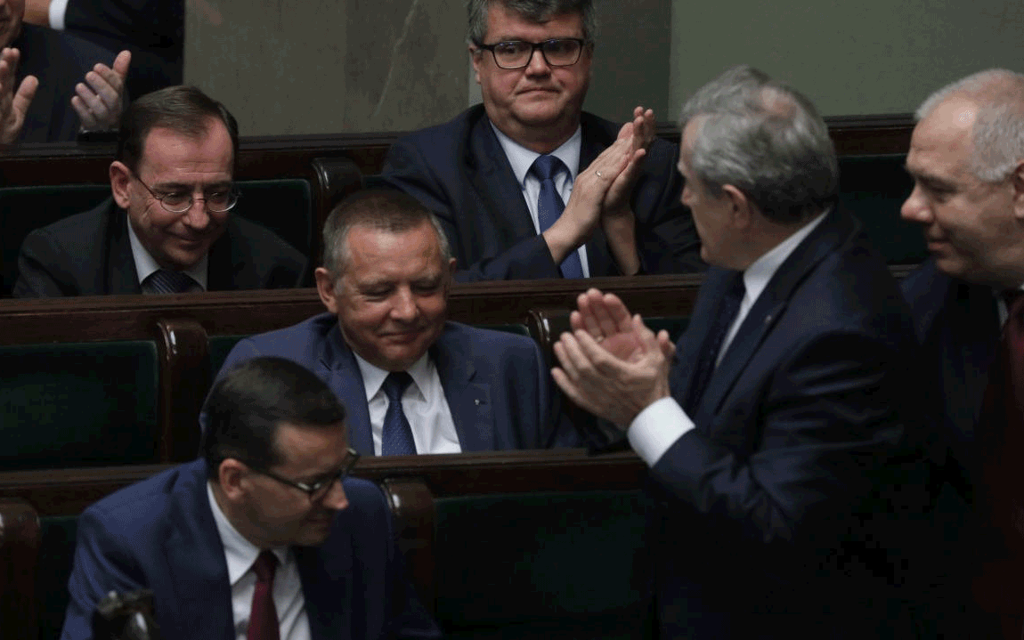 Grafika do artykułu Przełom w "republice banasiowej". Jarosław Kaczyński tupnął nogą. Oczekuje dymisji prezesa NIK
