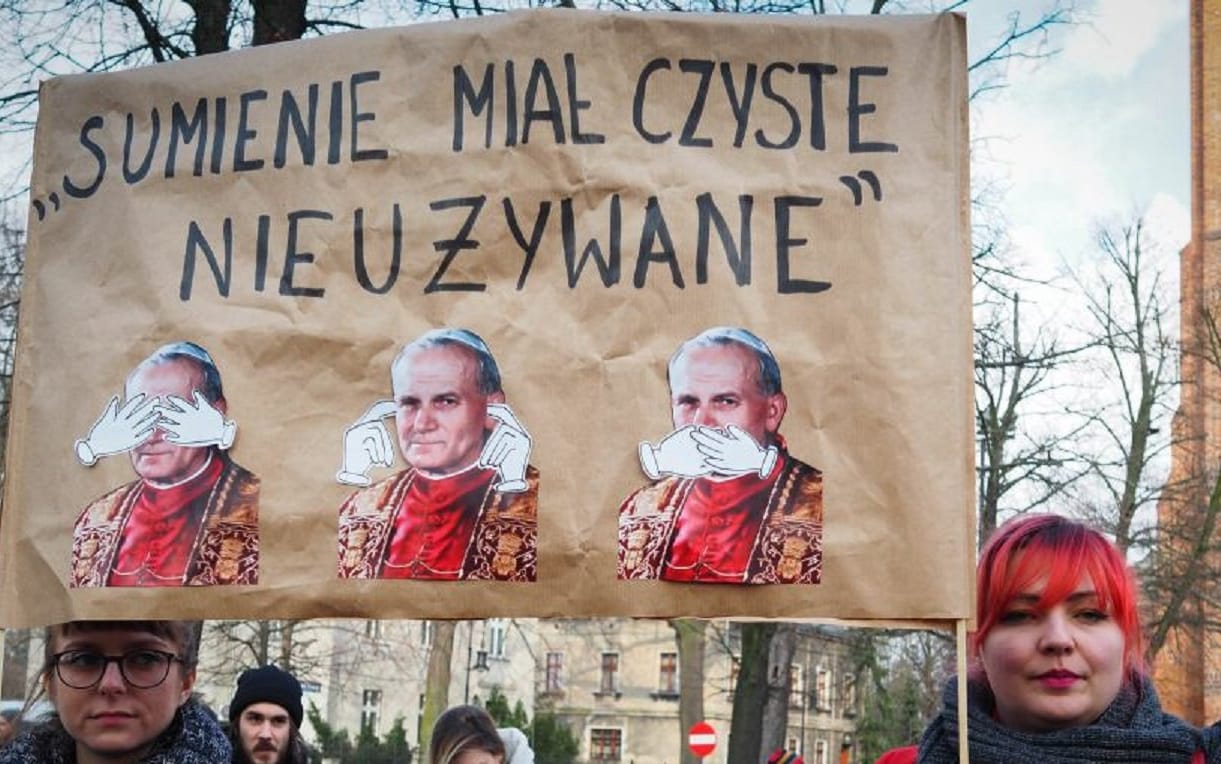 Grafika do artykułu „Pieniądze na szkoły, nie na kościoły!“. Manifa nie dała się prawicowym trollom