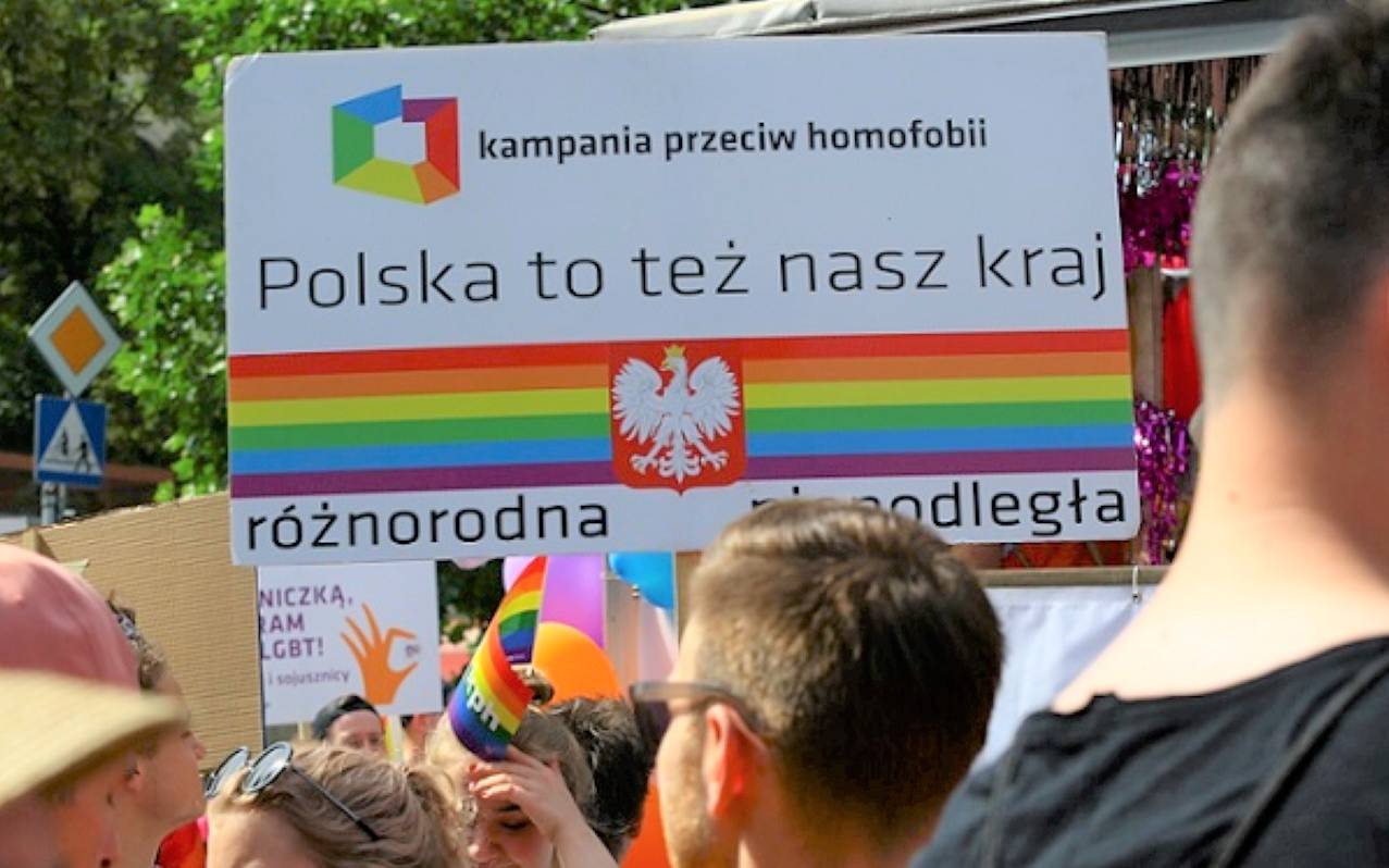 Grafika do artykułu Rodzice osób LGBTQ do Kaczyńskiego: Nasze dzieci nie są zagrożeniem, to one są  zagrożone