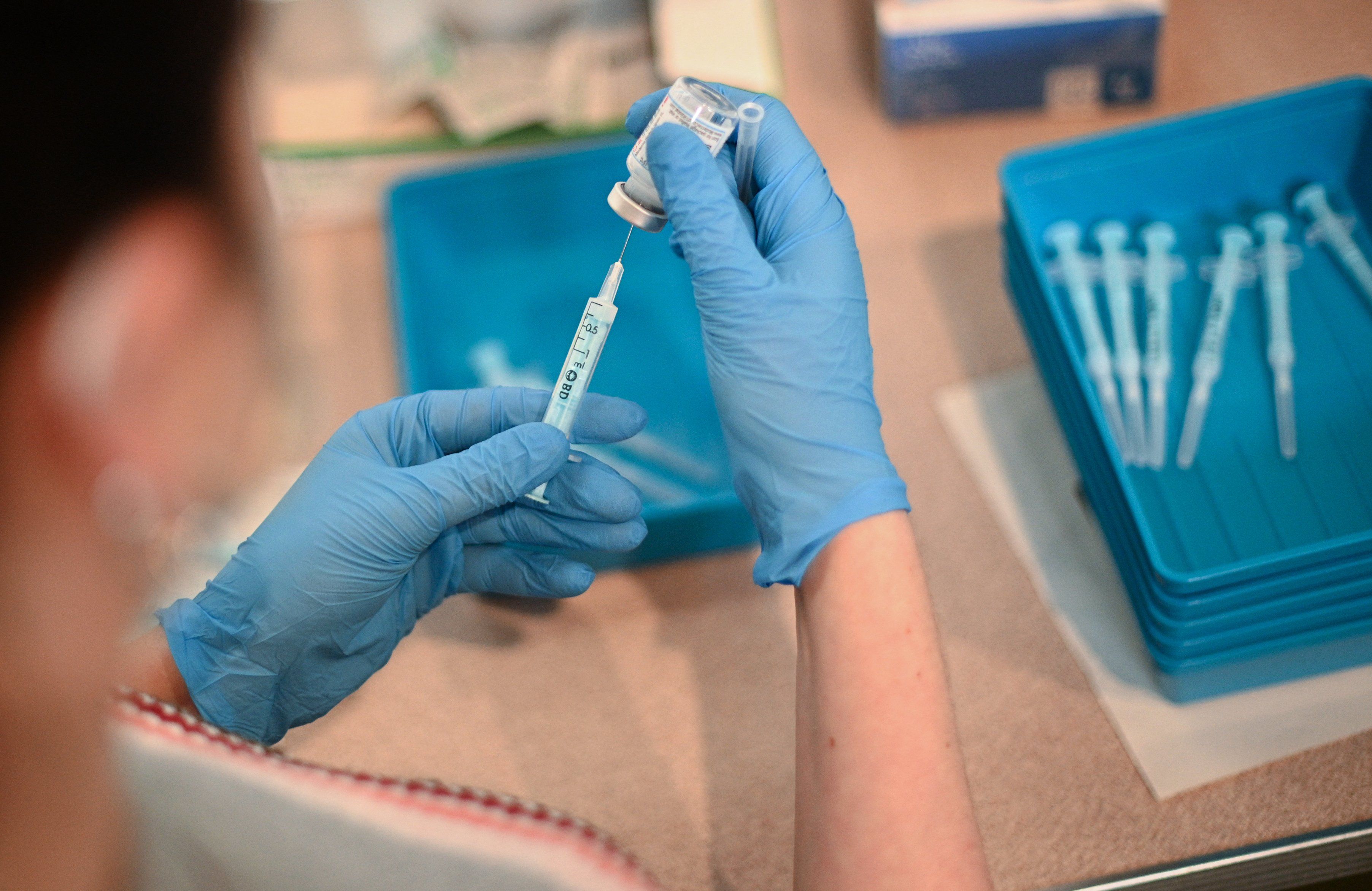 BRITAIN-HEALTH-VIRUS-VACCINES