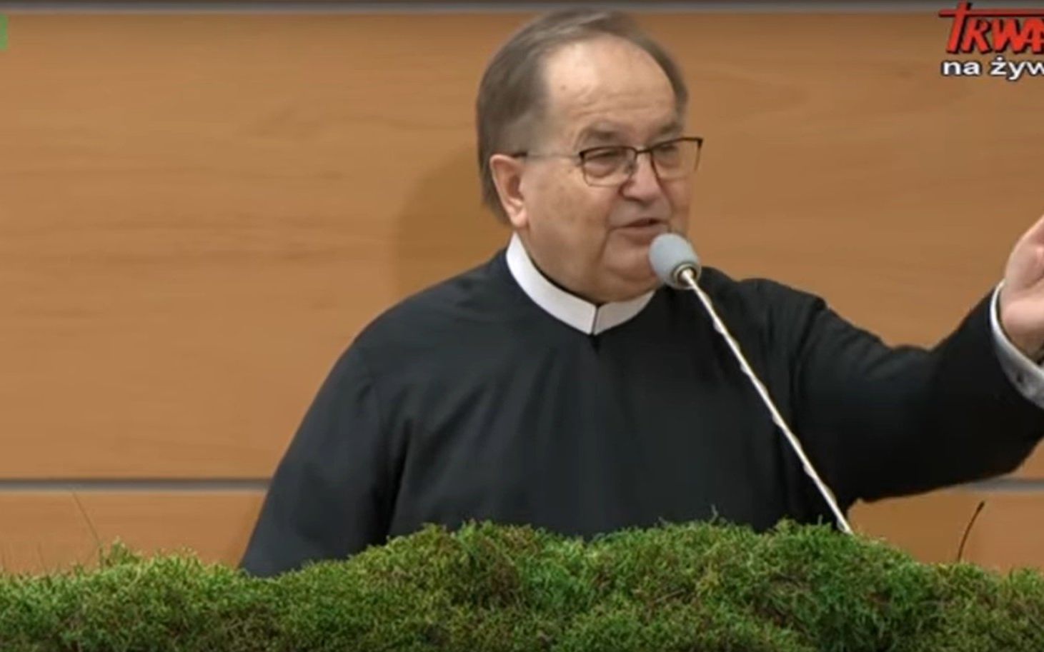 Grafika do artykułu "Ekologizm jako przejaw bytu Antychrysta". Minister, myśliwi i futerkowcy na konferencji u o. Rydzyka