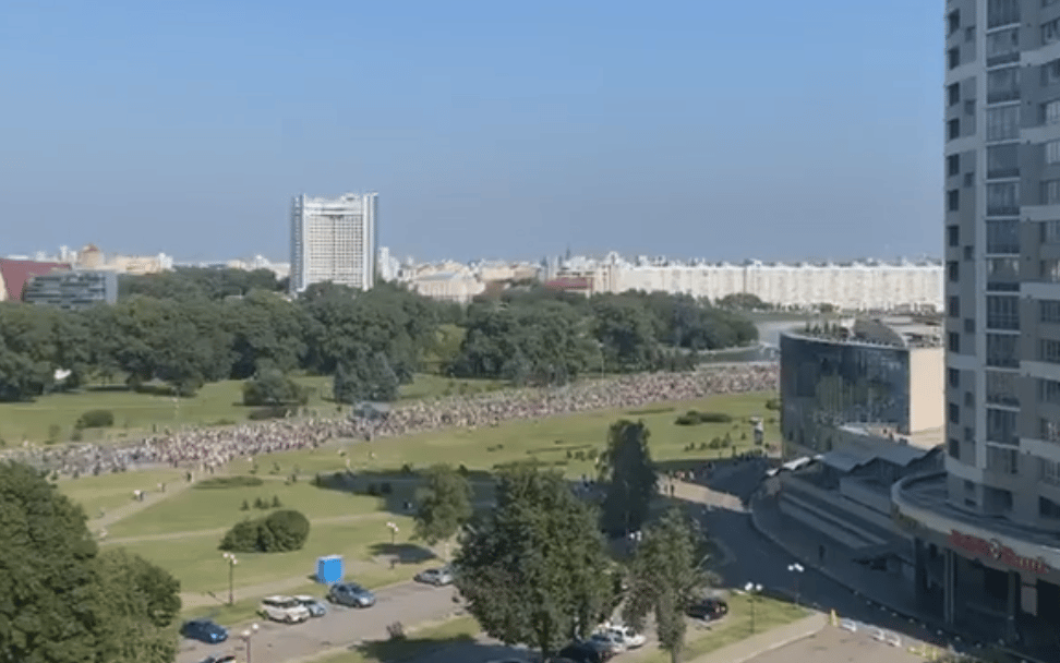Grafika do artykułu 150 tys. osób na demonstracji w Mińsku. Białorusini nie dali się zastraszyć