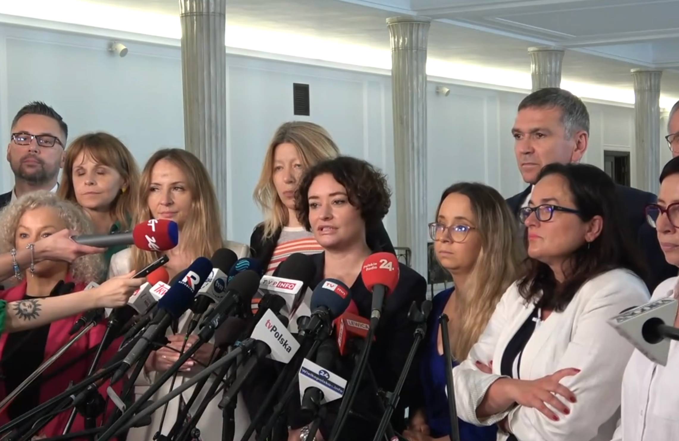 Posłanki i posłowie Lewicy na konferencji prasowej w Sejmie