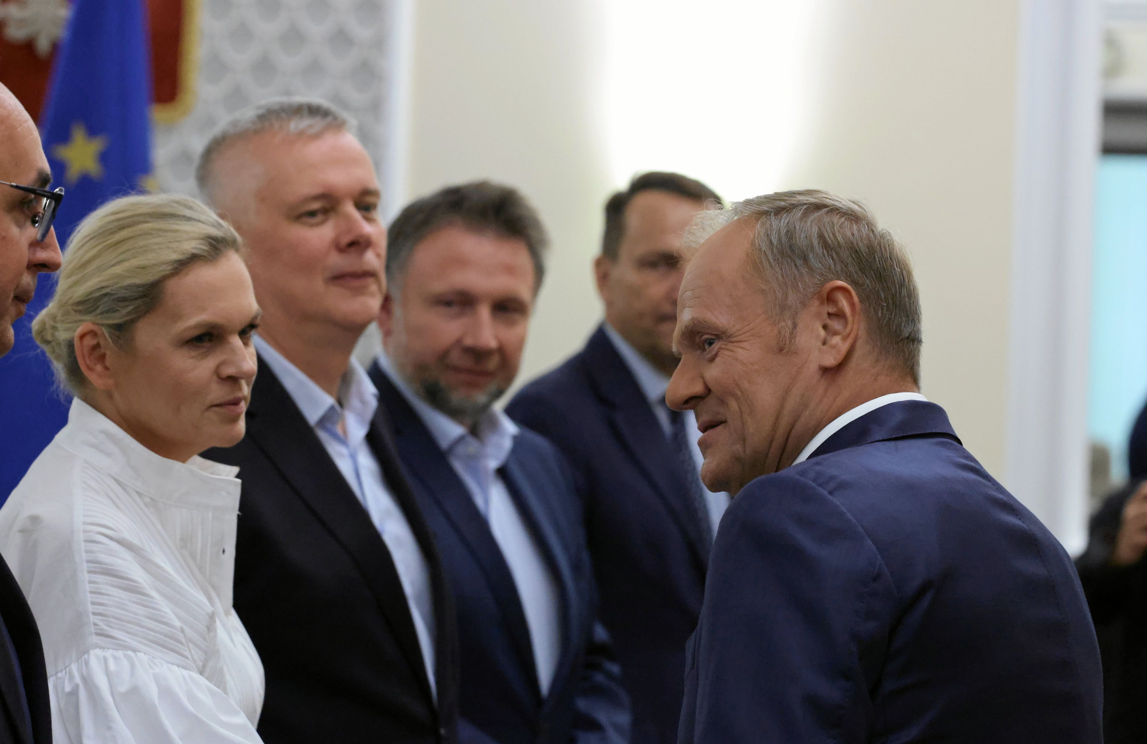 Barbara Nowacka i Donlad Tusk podczas posiedzenia rządu, 5.08.2025 r.