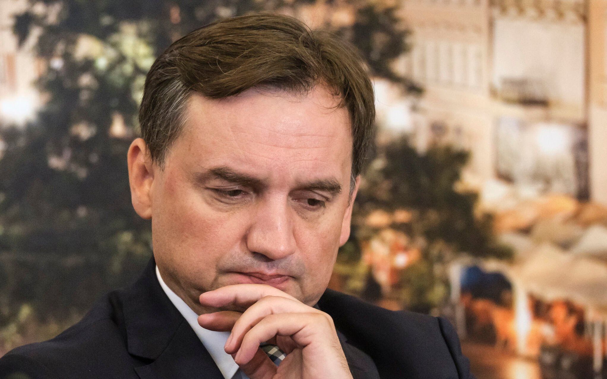 29.07.2020 Rzeszow , Ratusz . Minister sprawiedliwosci, prokurator generalny Zbigniew Ziobro podczas podpisanie umowy dot . przekazania dzialek pod budowe nowego sadu okregowego oraz porozumienia dot . przyszlego przejecia zamku Lubomirskich  .
Fot. Patryk Ogorzalek / Agencja Gazeta