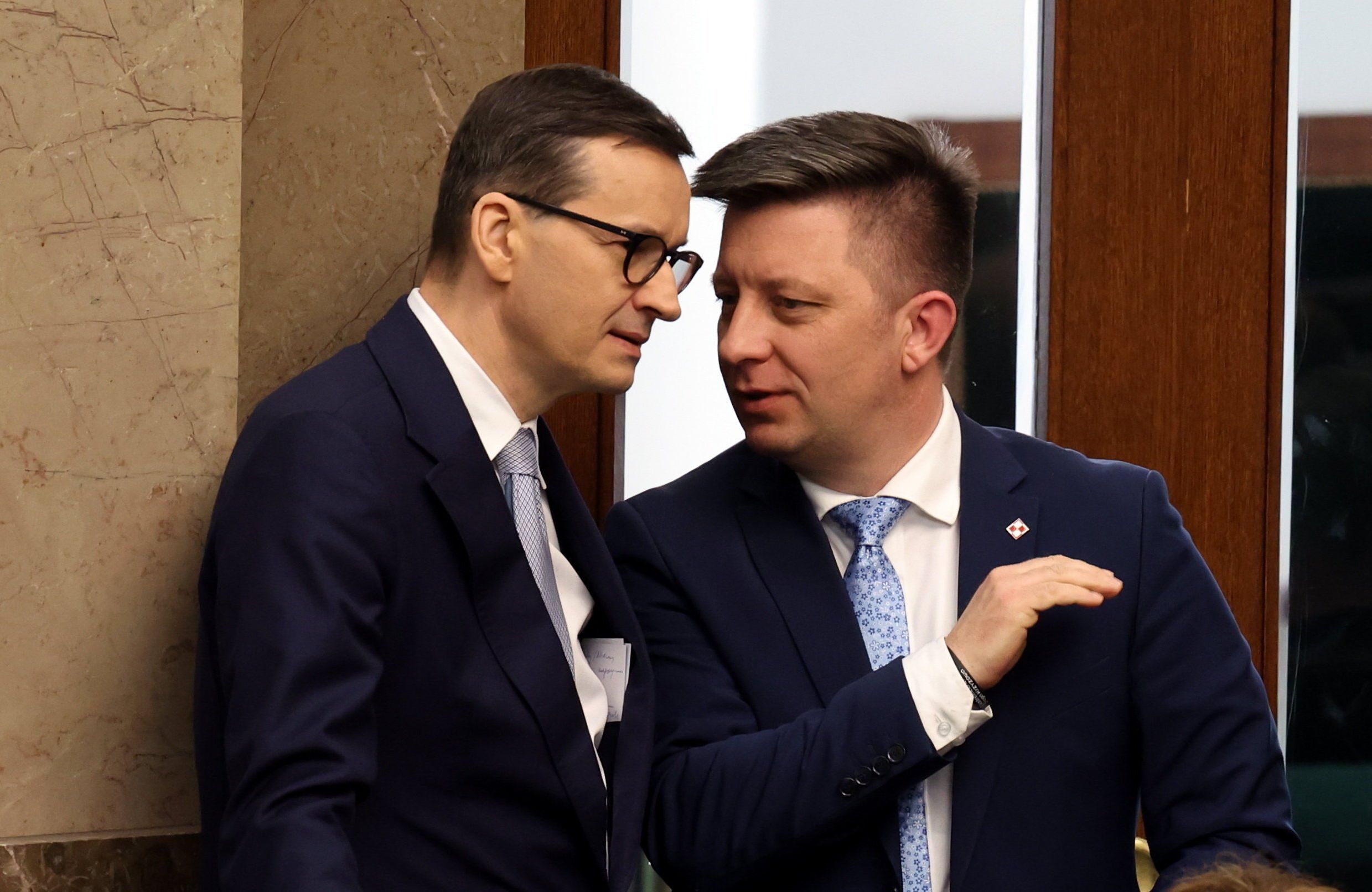 Dwaj mężczyźni rozmawiają