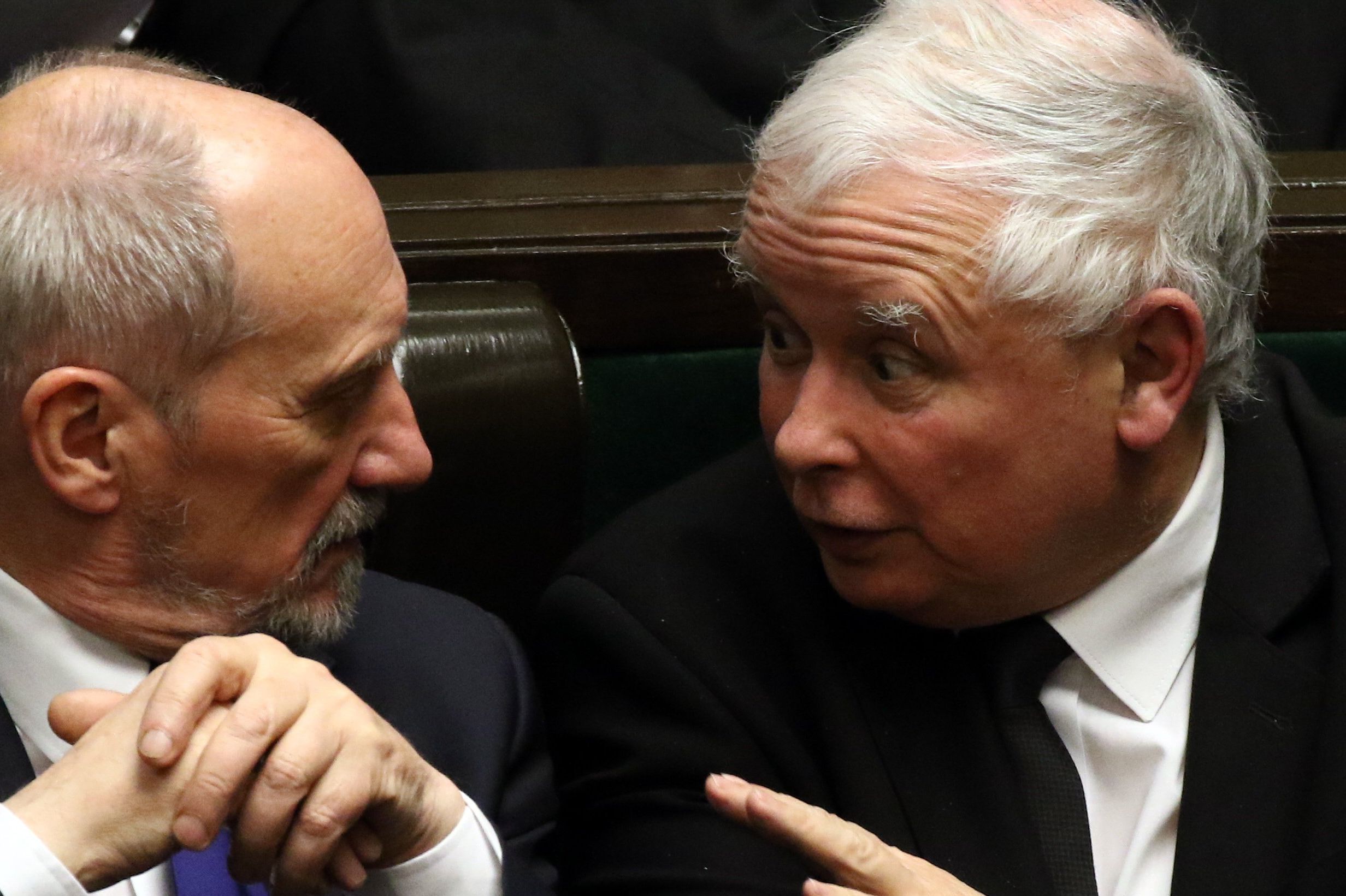 Dwaj mężczyźni, Macierewicz i Kaczyński