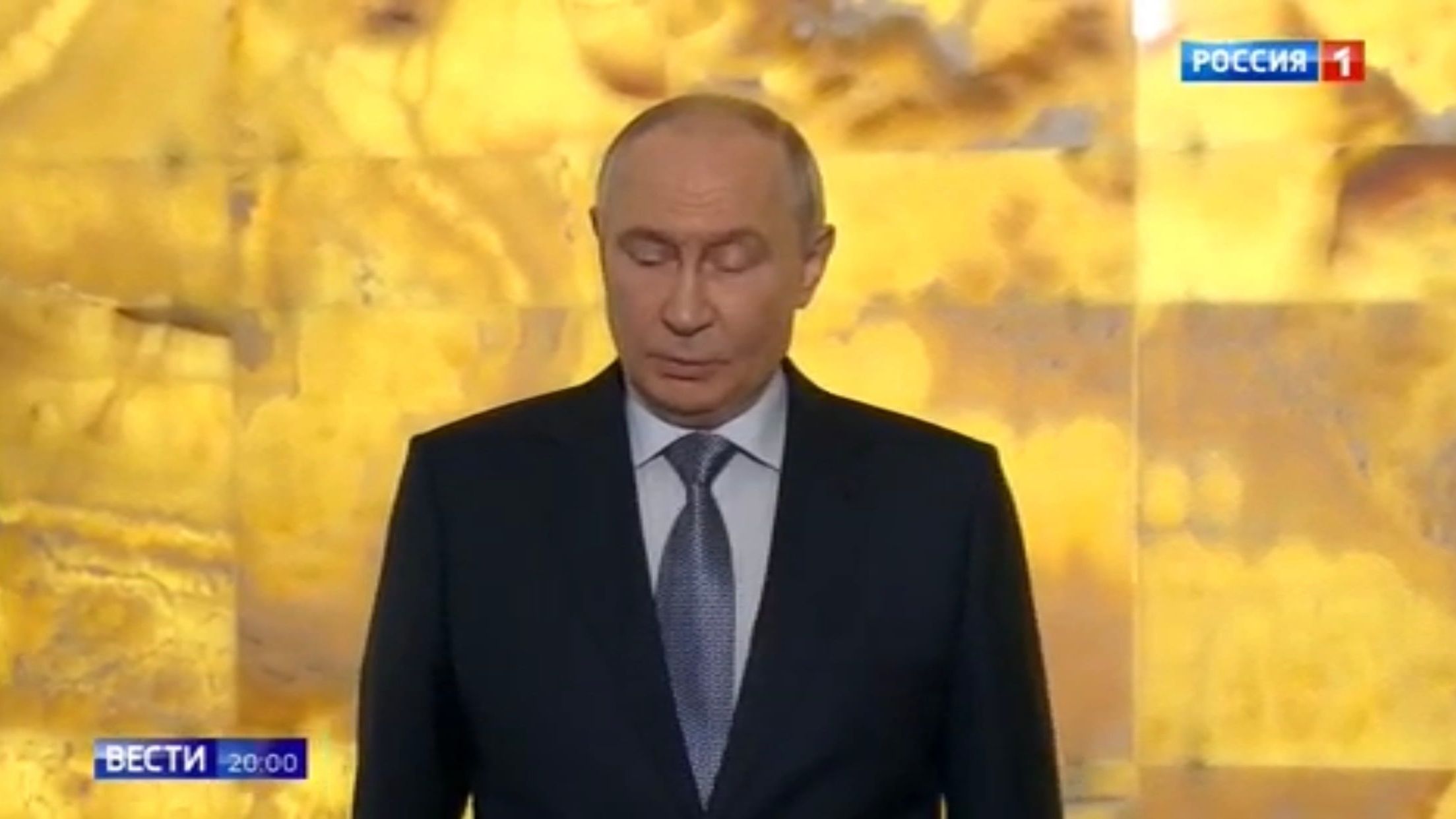 Putin na złotym tle