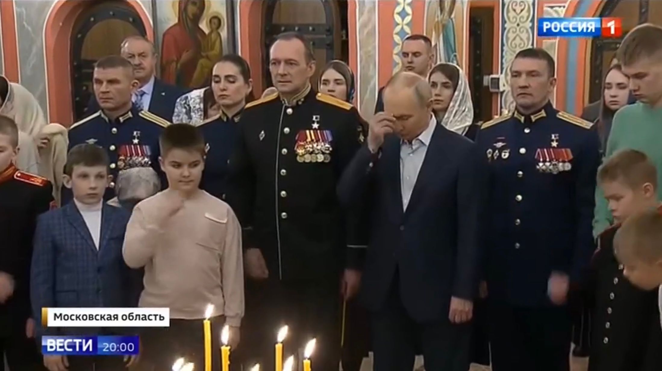 Putin modli się z innymi
