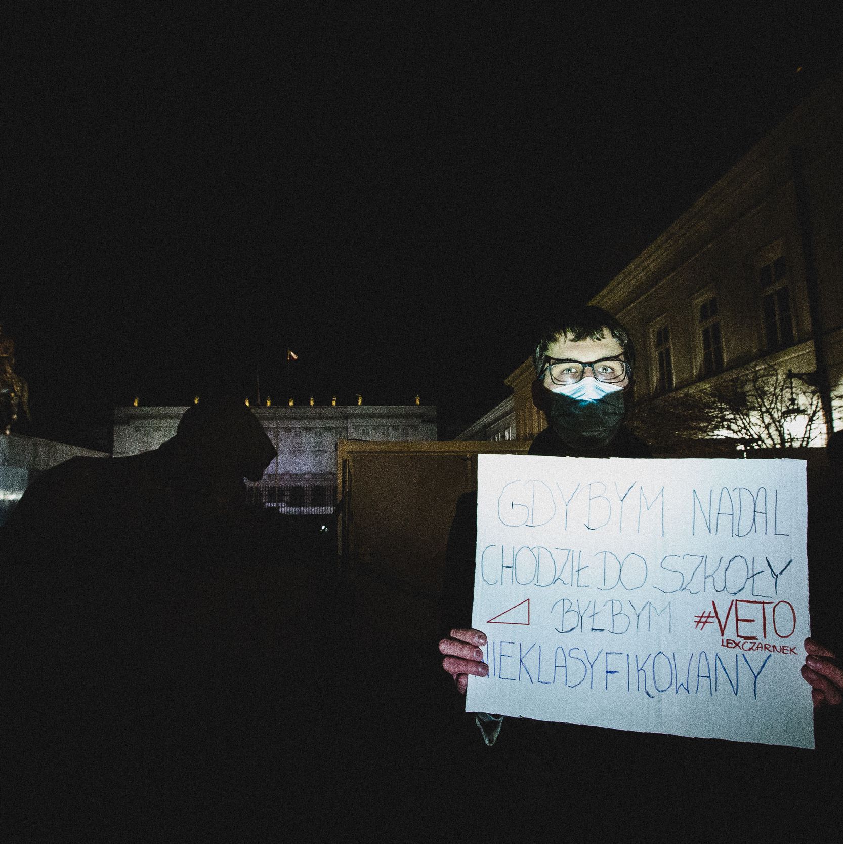Warszawa, 13.02.2022. Wolna Szkoła: „Chcemy weta”. Polonez protestu pod Pałacem Prezydenckim