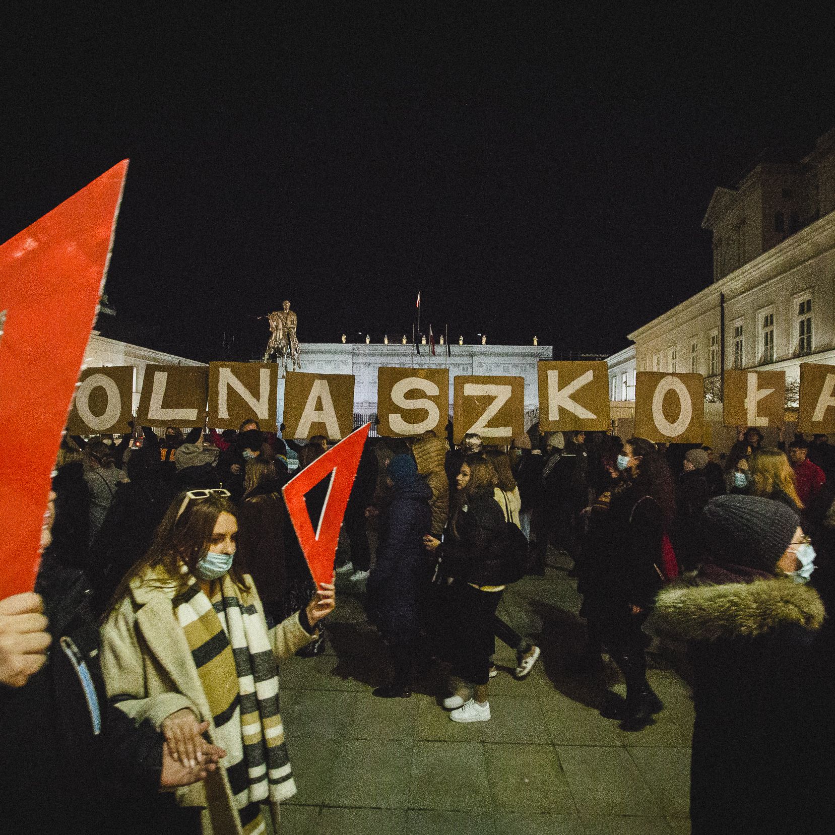 Warszawa, 13.02.2022. Wolna Szkoła: „Chcemy weta”. Polonez protestu pod Pałacem Prezydenckim