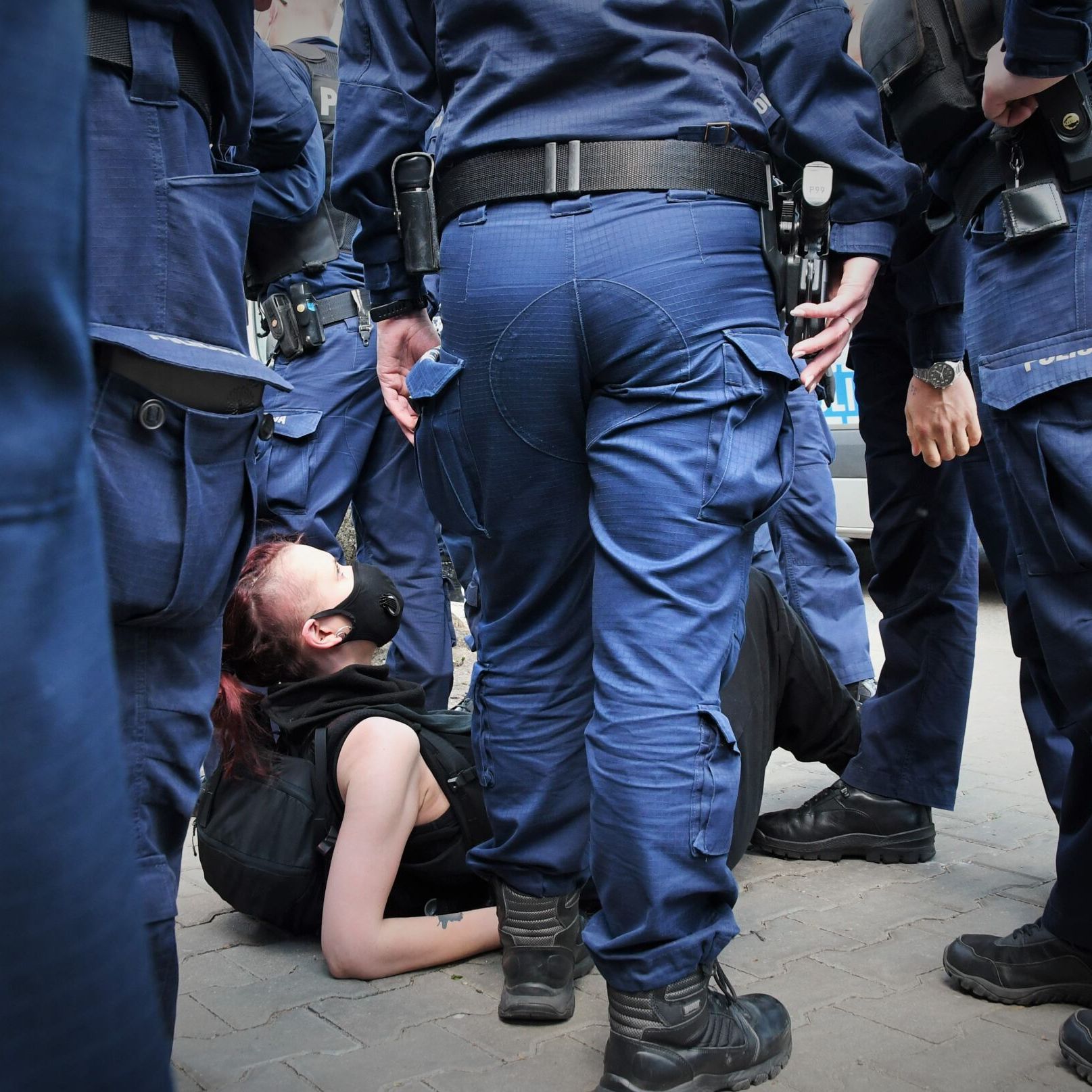 Warszawa, 15.05.2021. Protest pod ambasadą Izraela. Uczestnicy wyrażają solidarność z Palestyńczykami i sprzeciwiają się działaniom Izraela w Strefie Gazy