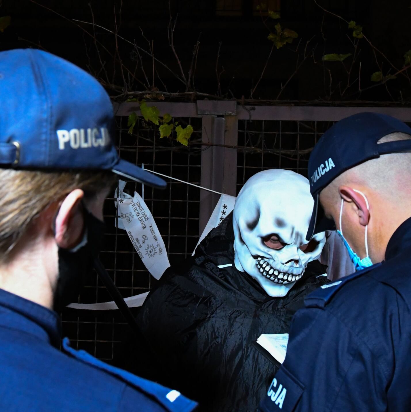 31.10.2021. Halloween pod domem Kaczyńskiego