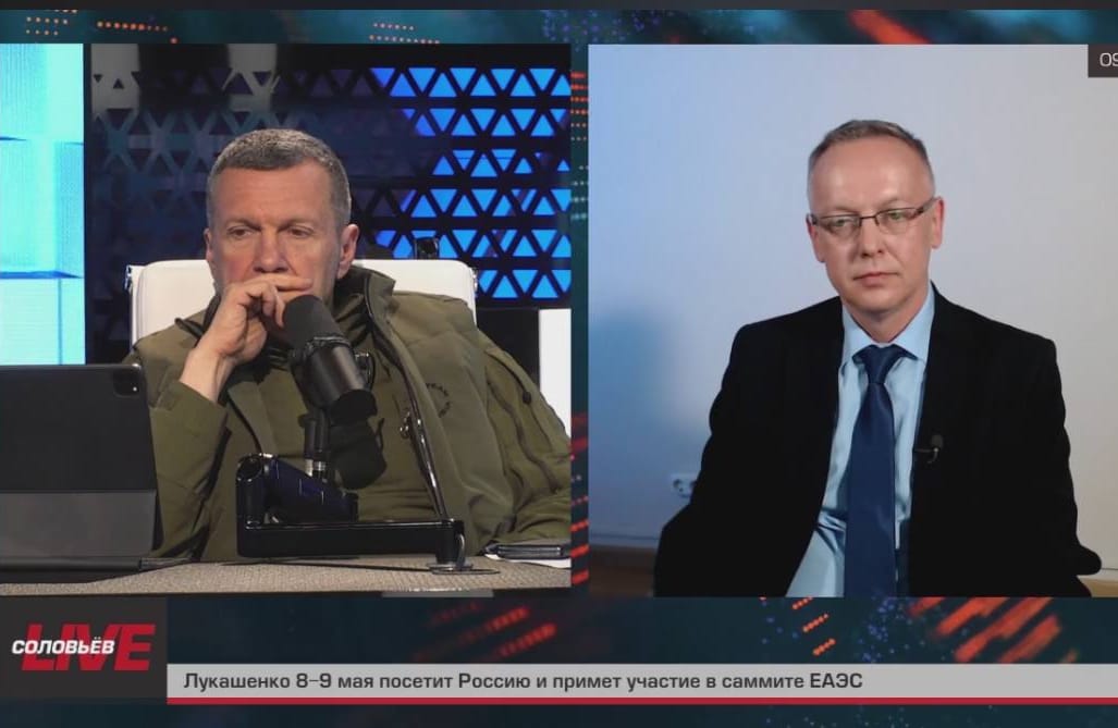 Tomasz Szmydt podczas wywiadu z Władimirem Sołowjowem