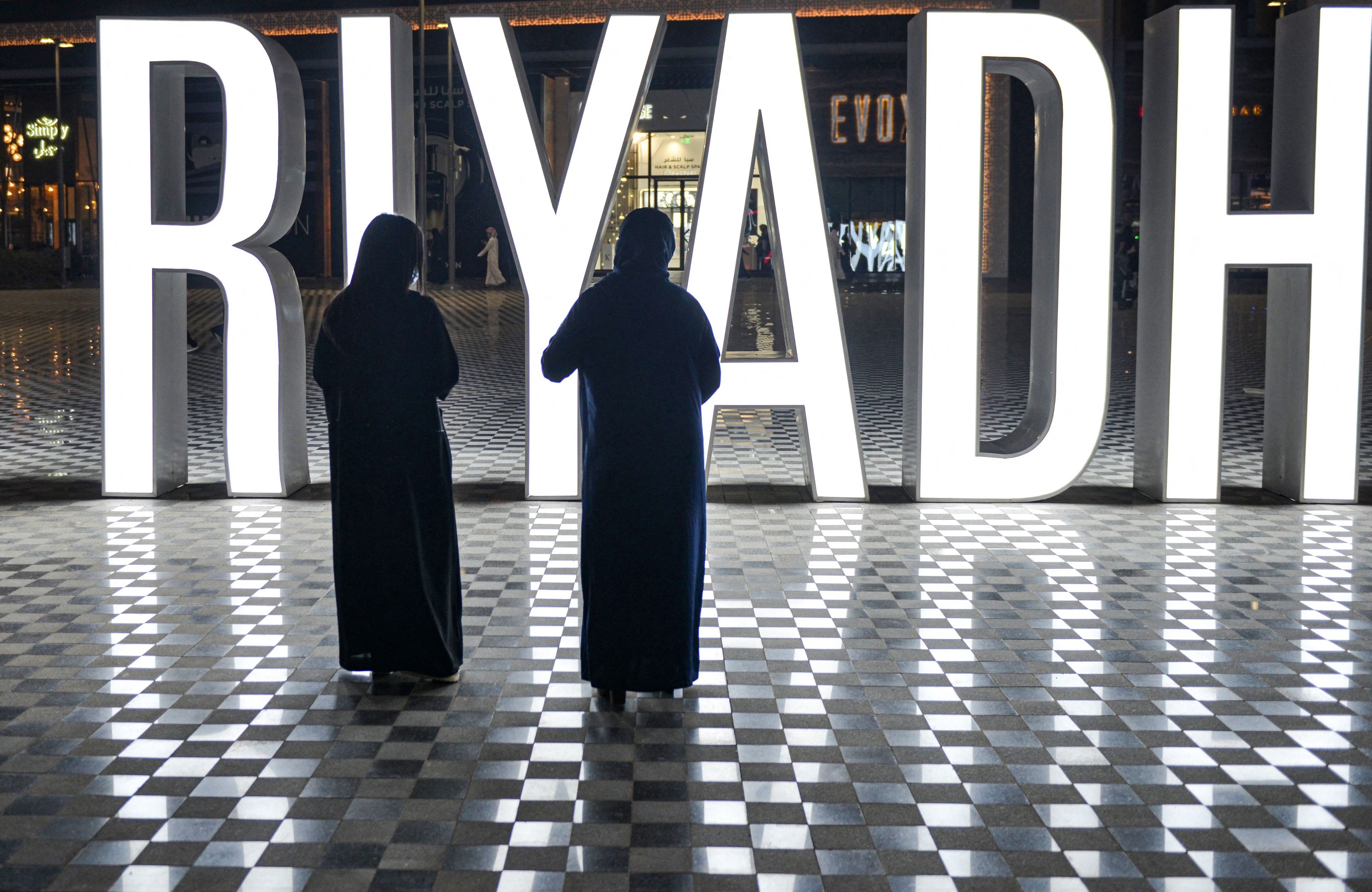SAUDI-SOCIAL-ECONOMY-MALL