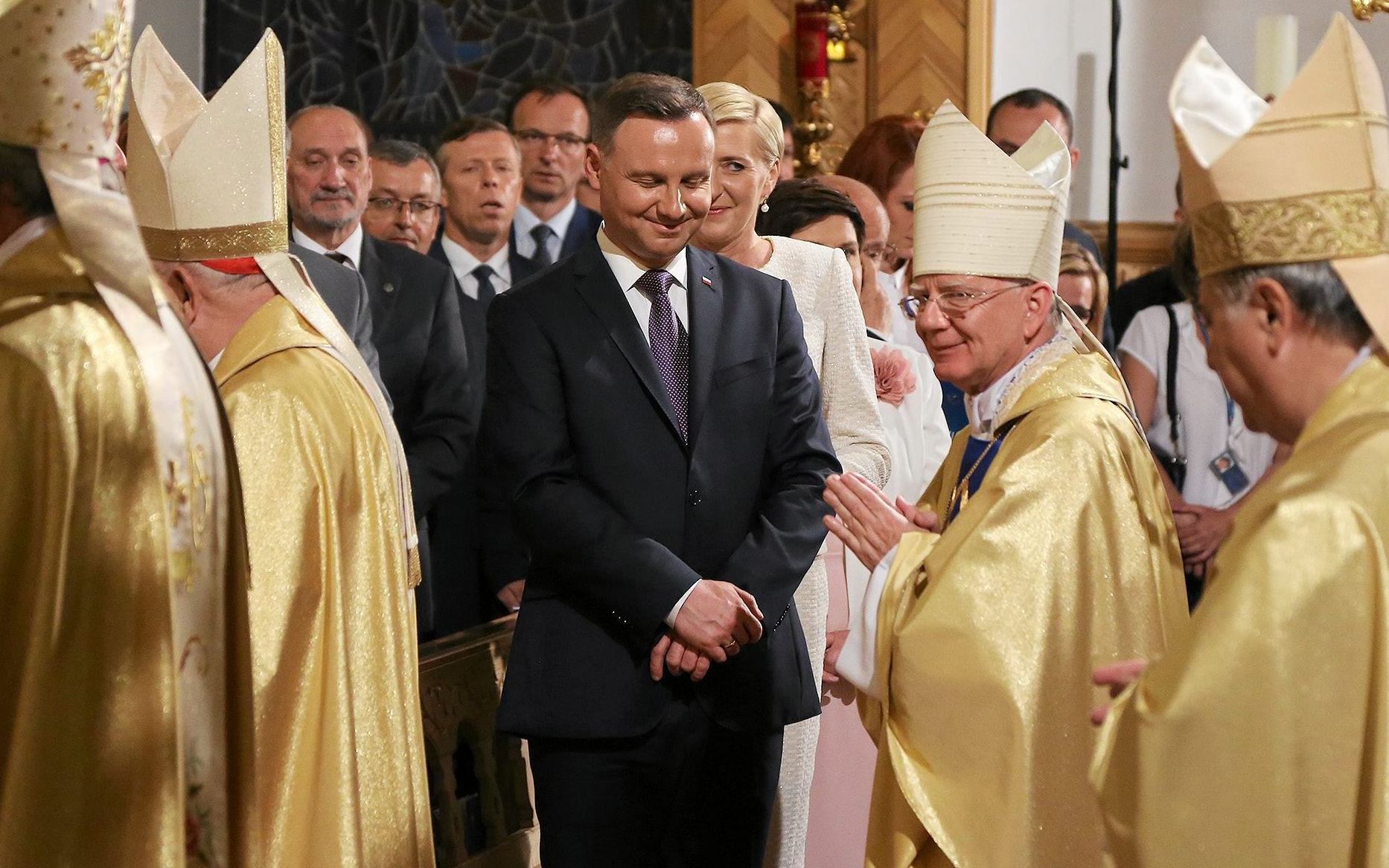 06.06.2017 Zakopane . Sanktuarium Matki Bozej Fatimskiej na Krzeptowkach . Prezydent RP Andrzej Duda z malzonka Agata Kornhauser Duda i ksiadz Arcybiskup Marek Jedraszewski podczas uroczystosci 100. rocznicy objawien fatimskich .
Fot. Marek Podmokly / Agencja Gazeta