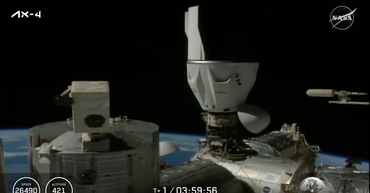 Kapsuła Dragon ze Sławoszem Uznańskim wylądowała na Międzynarodowej Stacji Kosmicznej