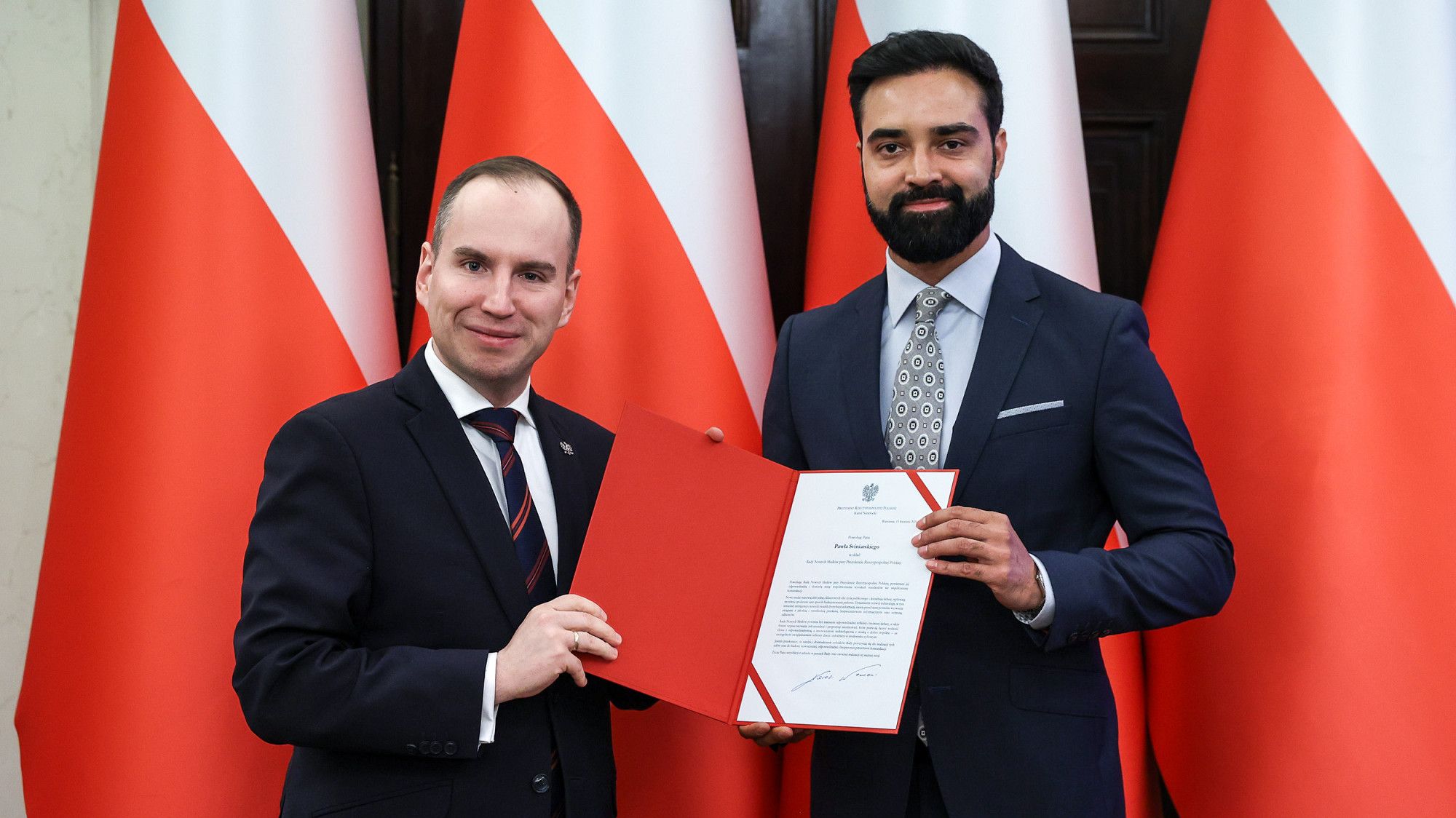 Grafika do artykułu Nawrocki powołał własną Radę Nowych Mediów. Jest w niej influencer szerzący rosyjską dezinformację