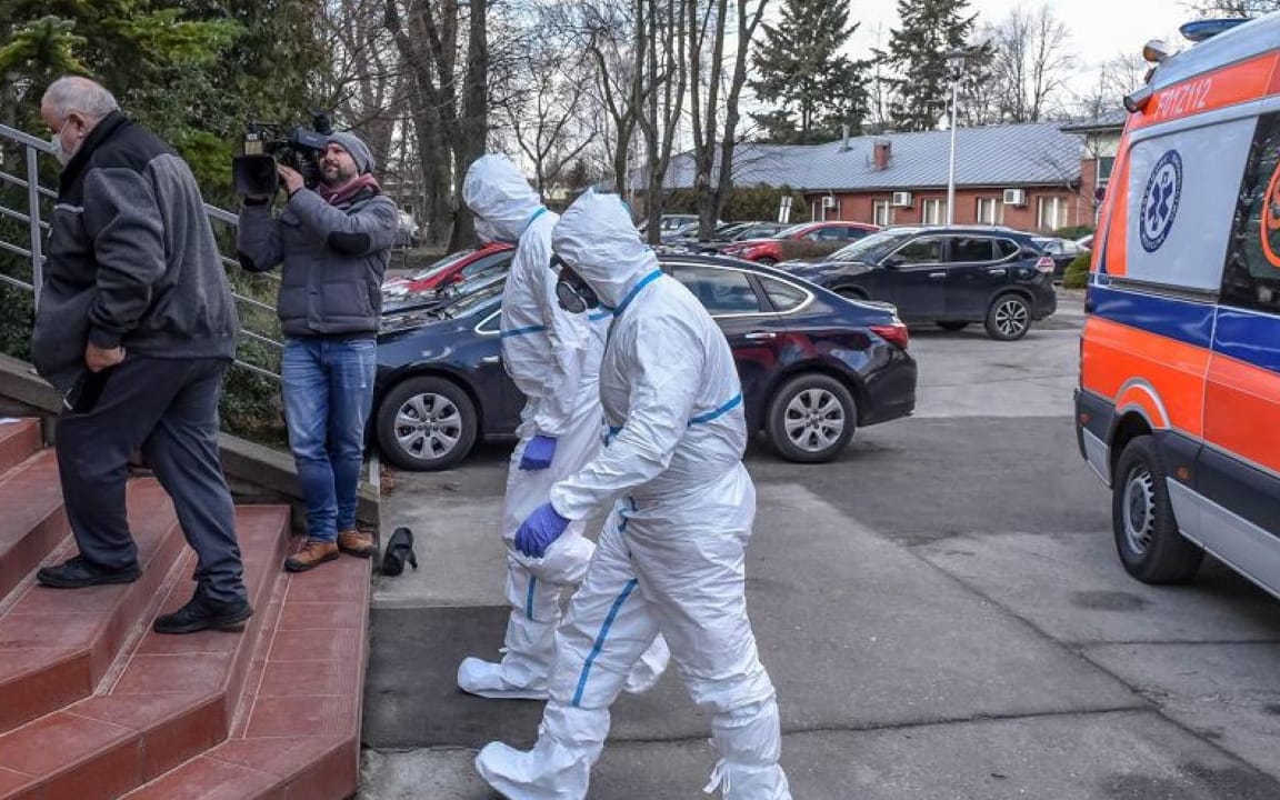 Grafika do artykułu Koronawirus. W szpitalu w Zielonej Górze brakuje maseczek chirurgicznych