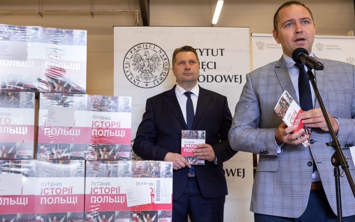 Grafika do artykułu Krótka recenzja kiepskiego podręcznika. Czego IPN chce uczyć ukraińskie dzieci w Polsce?