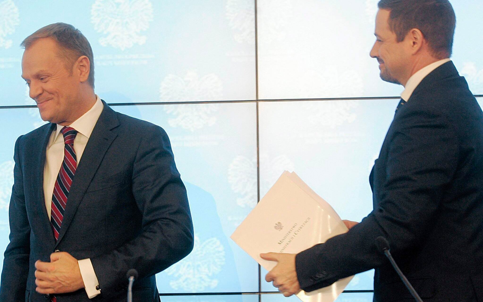 27.02.2014 Warszawa, KPRM . Od lewej : premier Donald Tusk , Rafal Trzaskowski podczas konferencji dotyczacej planu resortu administracji i cyfryzacji na 2014 rok .
Fot . Przemek Wierzchowski / Agencja Gazeta