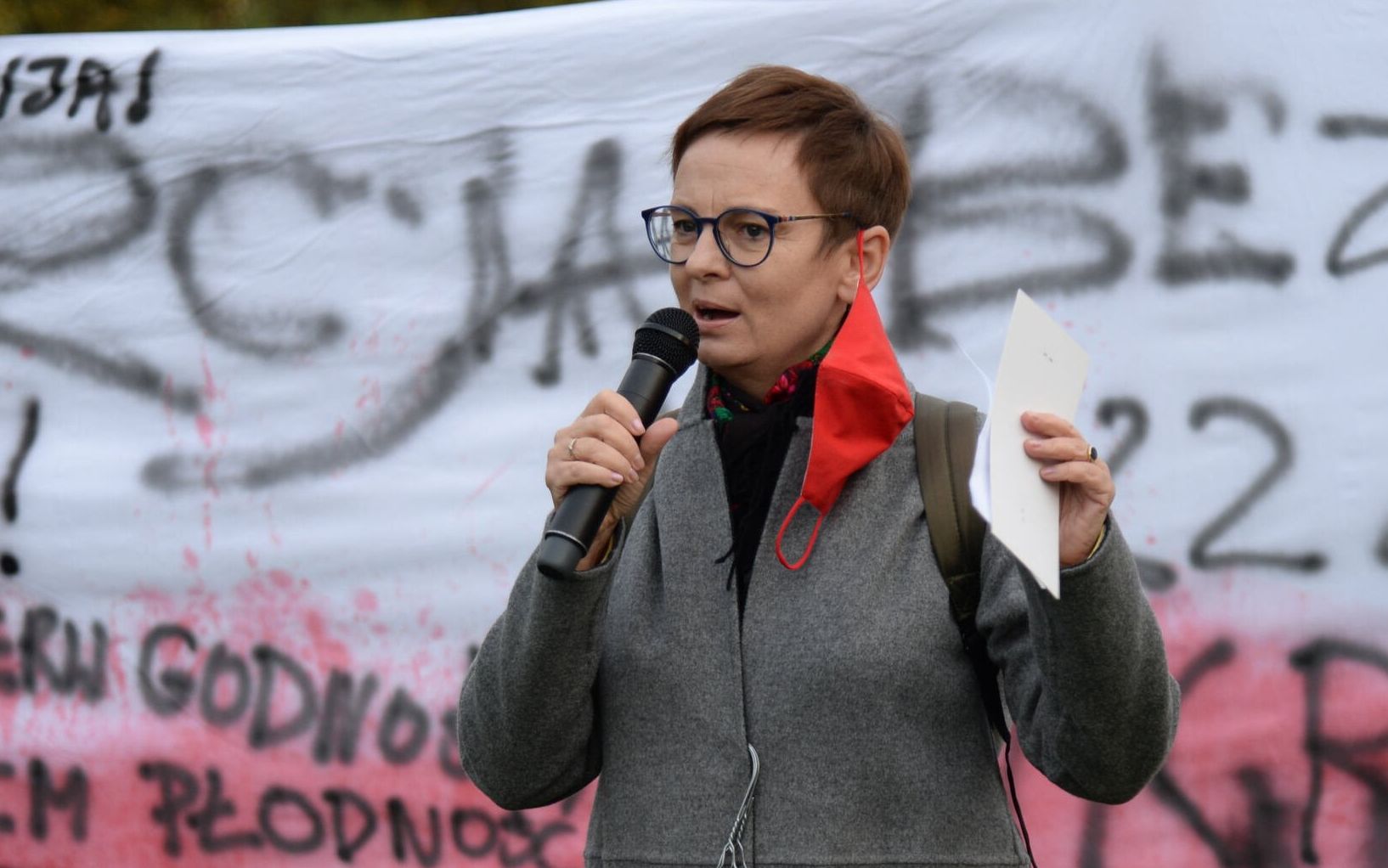 25.10.2020 Szczecin ,  protest kobiet oburzonych czwartkowym werdyktem sluzalczego wobec PiS Trybunalu Konstytucyjnego zakazujacego aborcji z powodu wad genetycznych plodu . 
Fot. Krzysztof Hadrian / Agencja Gazeta