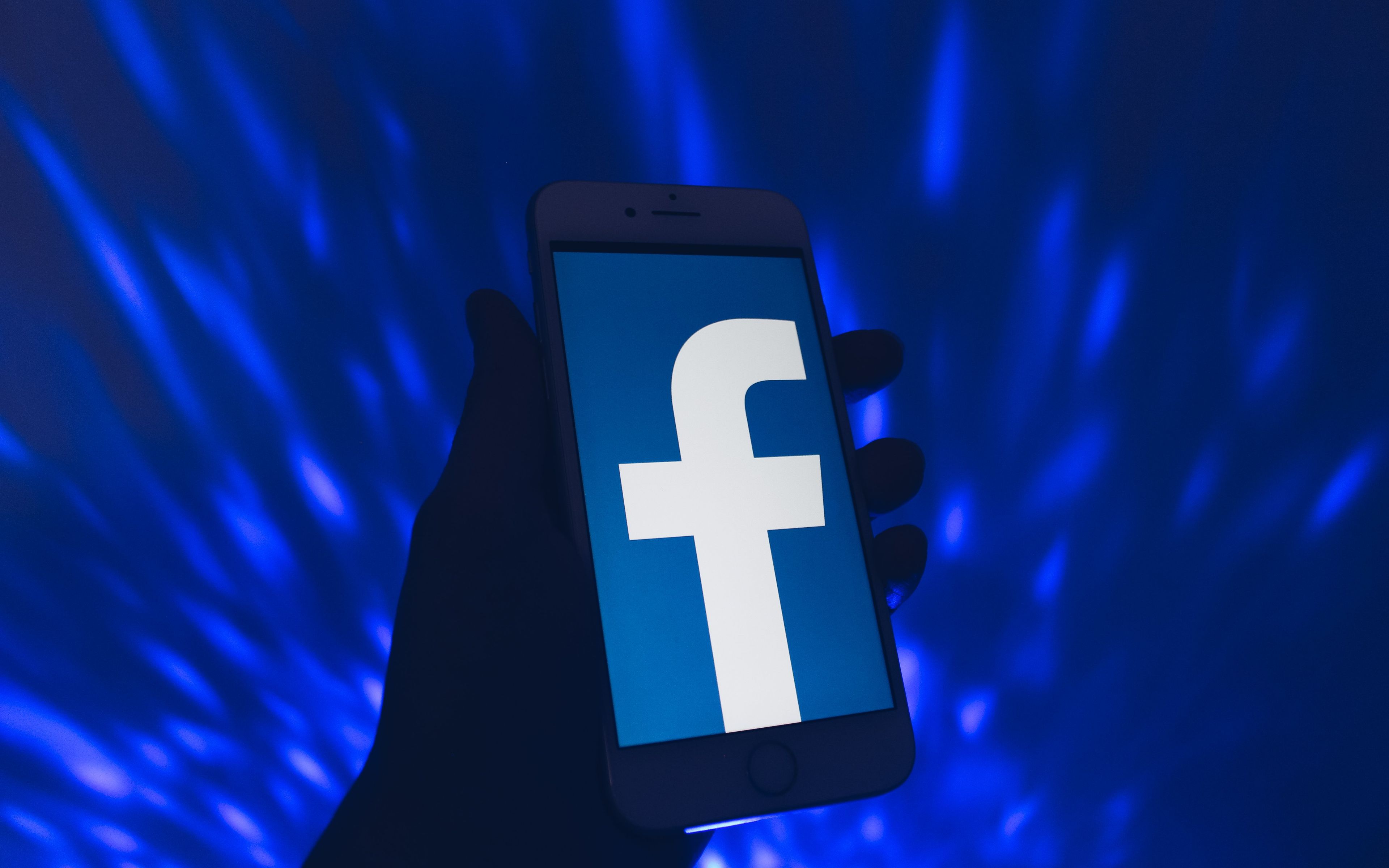 Grafika do artykułu Będziemy wiedzieć więcej! Facebook ujawni informacje o reklamach politycznych także w Polsce