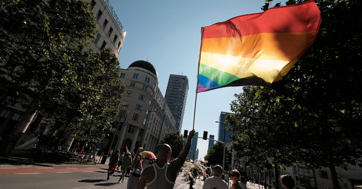 Historyczny wyrok NSA! Urzędnik musi uznać małżeństwo jednopłciowe zawarte za granicą. Ma na to 30 dni