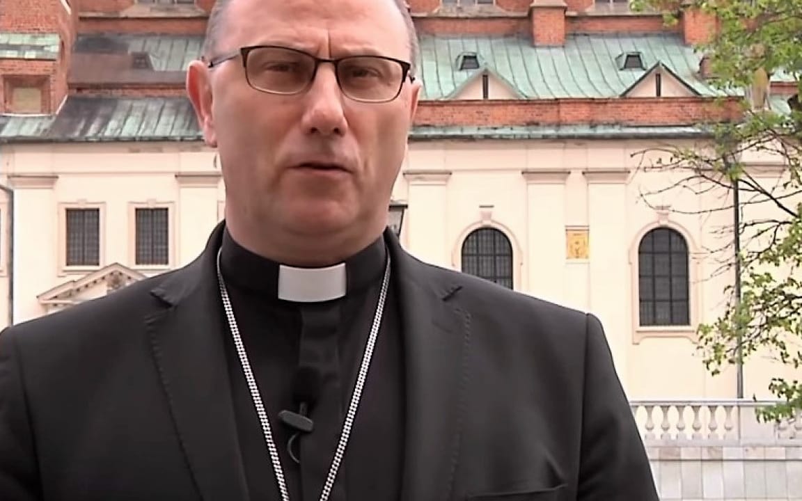 Grafika do artykułu Po filmie Sekielskich abp Polak zawiadamia Watykan. Bp Janiak może stracić urząd. Wreszcie