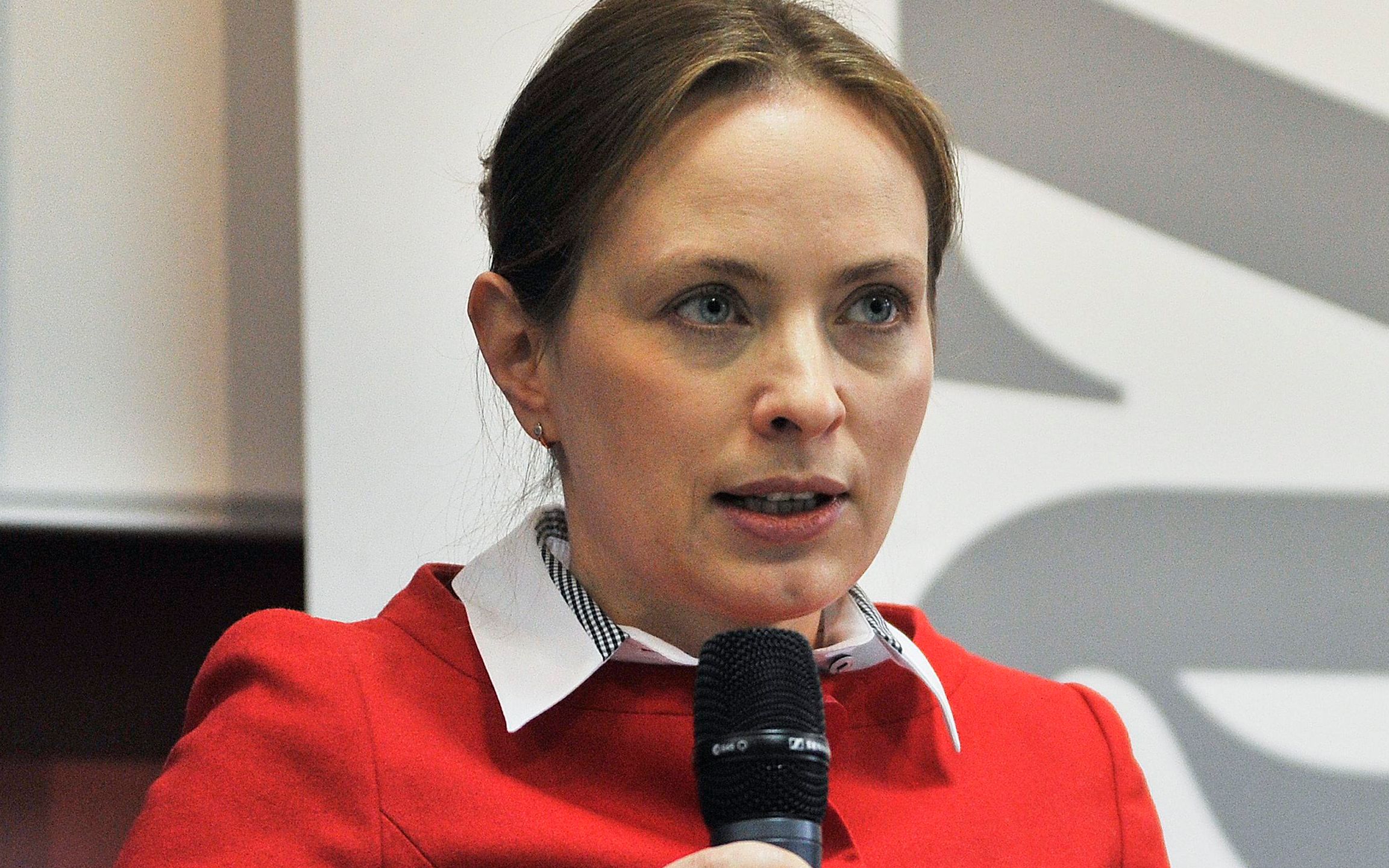 19.11.2012 RZESZOW , WYZSZA SZKOLA INFORMATYKI I ZARZADZANIA , PODSEKRETARZ STANU DS . WSPOLPRACY ROZWOJOWEJ I PROBLEMATYKI WSCHODNIEJ W MSZ KATARZYNA PELCZYNSKA - NALECZ PODCZAS DEBATY " UKRAINA - CO PO WYBORACH ? " , FOT. PATRYK OGORZALEK / AGENCJA GAZETA